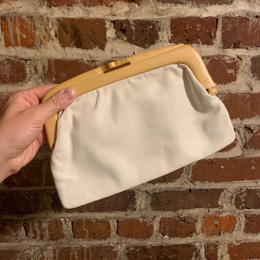 1970s vintage Sirocco italian real leather clutch white with tan Bakelite clasp